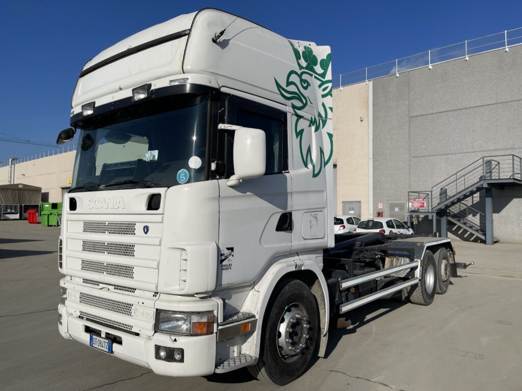 Camion SCANIA Usato US-276