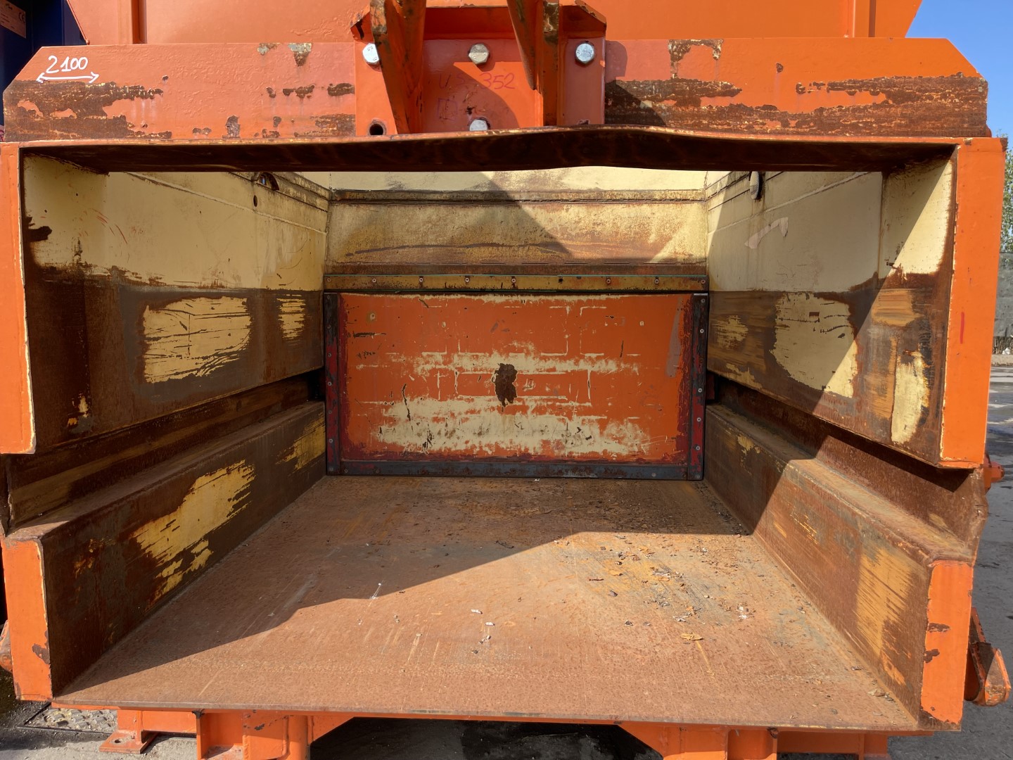 Pressa Stazionaria US-352 + 2 Container per Pressa US-353 e US-354 Usati – Image 2